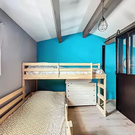Pavillon Moderne 아그